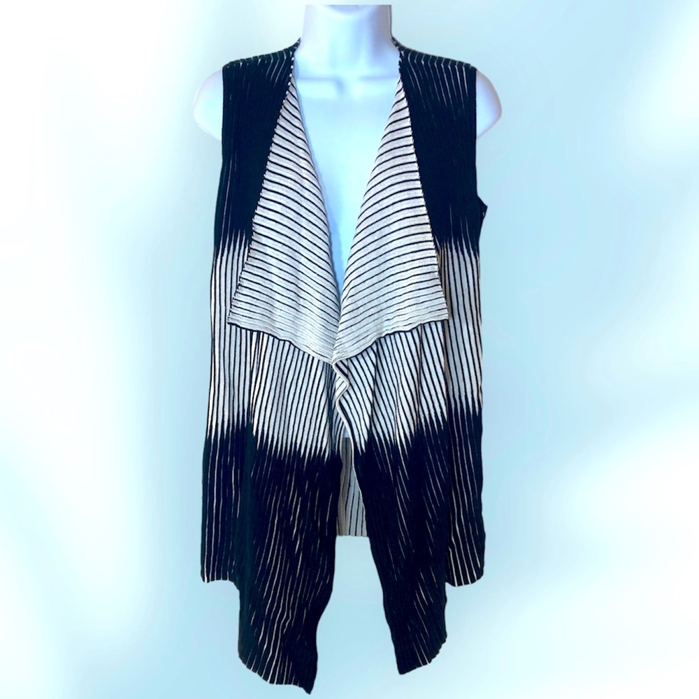 Lafayette 148 New York Ladies Long Line Draped Flyaway Black and White…